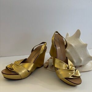 Diane Von Furstenburg metallic gold twist knot sling back wedges size 6.5-fits 7